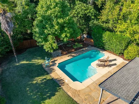 Exterior - 3036 Monte Bello Dr, Redding, CA 96001 photo 25 of 27