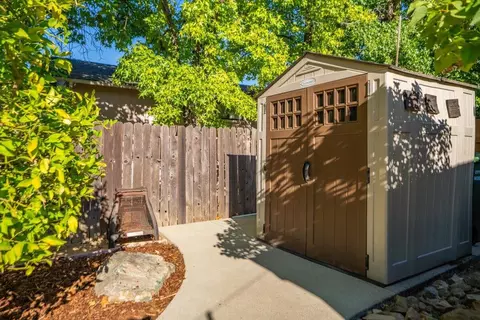 Exterior - 3036 Monte Bello Dr, Redding, CA 96001 photo 18 of 27