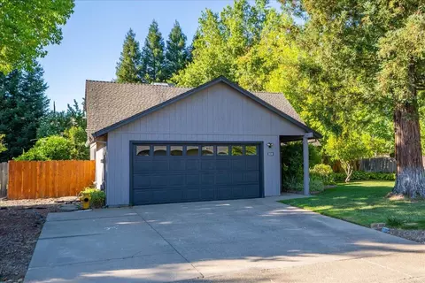Exterior - 3036 Monte Bello Dr, Redding, CA 96001 photo 24 of 27