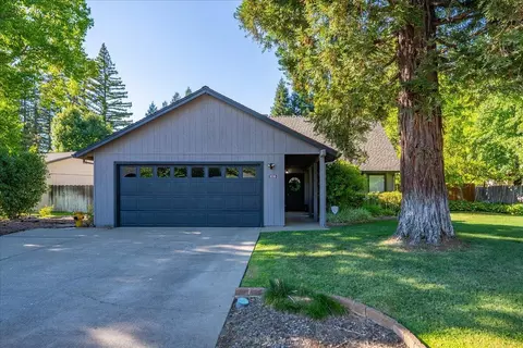 3036 Monte Bello Dr, Redding, CA 96001
