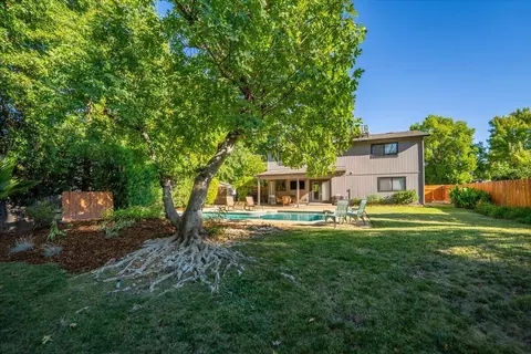 Exterior - 3036 Monte Bello Dr, Redding, CA 96001 photo 14 of 27