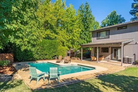 Exterior - 3036 Monte Bello Dr, Redding, CA 96001 photo 13 of 27