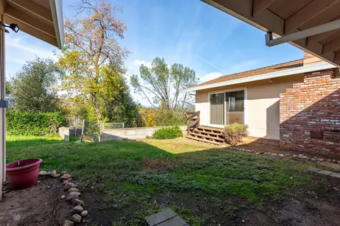 Exterior - 8818 Valley View Rd, Redding, CA 96001 photo 4 of 11
