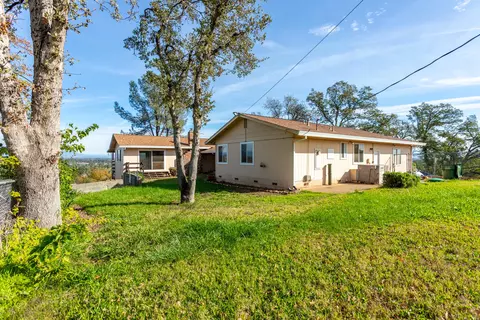 Exterior - 8818 Valley View Rd, Redding, CA 96001 photo 2 of 11