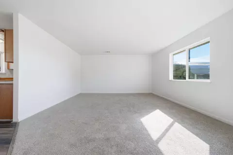 Living - 102 Ventura Ave, Gerber, CA 96035 photo 2 of 4