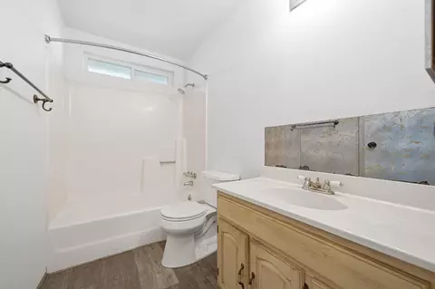 Bath - 102 Ventura Ave, Gerber, CA 96035 photo 1 of 1
