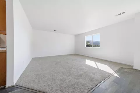 Living - 102 Ventura Ave, Gerber, CA 96035 photo 3 of 4