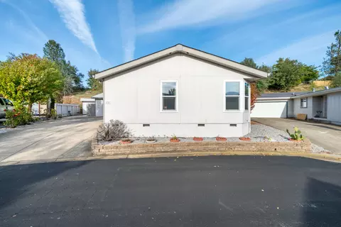 4726 Maple Trl, Redding, CA 96003 photo 2