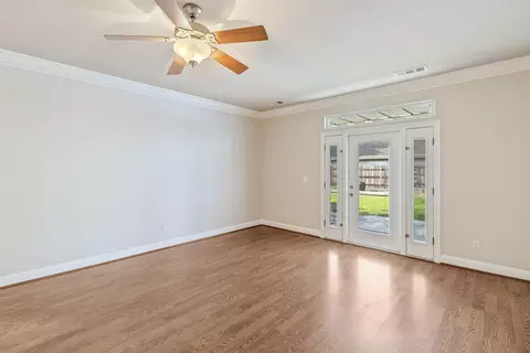 Living - 1496 Oak Mesa Ln, Redding, CA 96003 photo 6 of 6