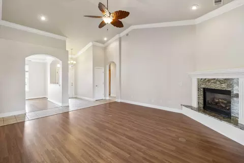 Living - 1496 Oak Mesa Ln, Redding, CA 96003 photo 4 of 6