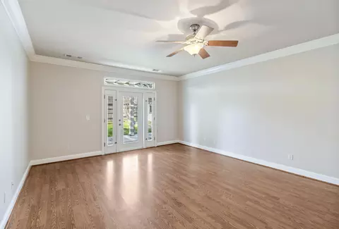 Living - 1496 Oak Mesa Ln, Redding, CA 96003 photo 5 of 6