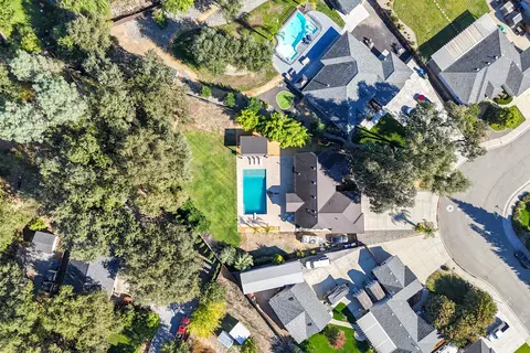 View/Area - 3200 Miramar Way, Redding, CA 96001 photo 5 of 5