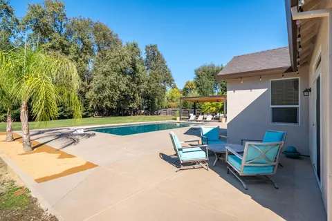 Exterior - 3200 Miramar Way, Redding, CA 96001 photo 12 of 20