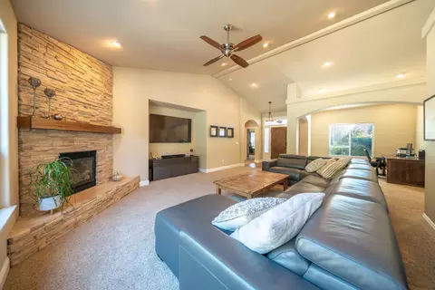 Living - 3200 Miramar Way, Redding, CA 96001 photo 2 of 4