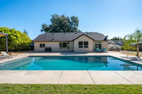 Exterior - 3200 Miramar Way, Redding, CA 96001 photo 10 of 20