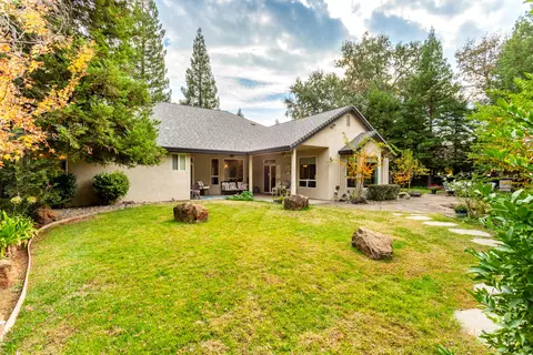 Exterior - 4836 St Charles Dr, Redding, CA 96002 photo 10 of 16