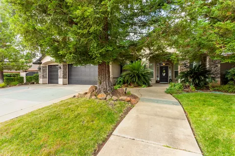 Exterior - 4836 St Charles Dr, Redding, CA 96002 photo 14 of 16