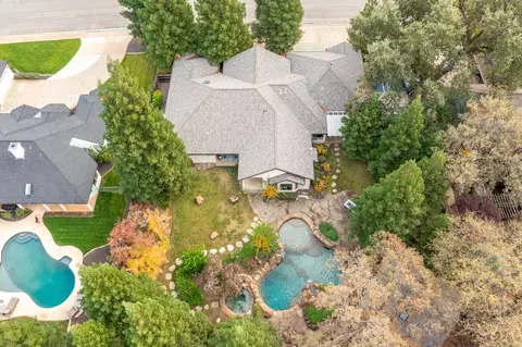 View/Area - 4836 St Charles Dr, Redding, CA 96002 photo 2 of 4
