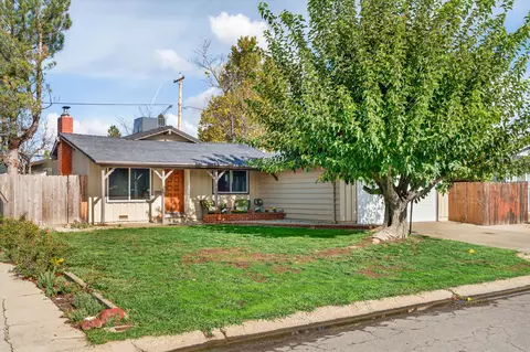 Exterior - 2006 Wilder Dr, Redding, CA 96001 photo 1 of 14