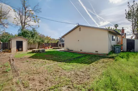 Exterior - 2006 Wilder Dr, Redding, CA 96001 photo 14 of 14