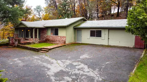 138 Sam Lee Dr, Weaverville, CA 96093