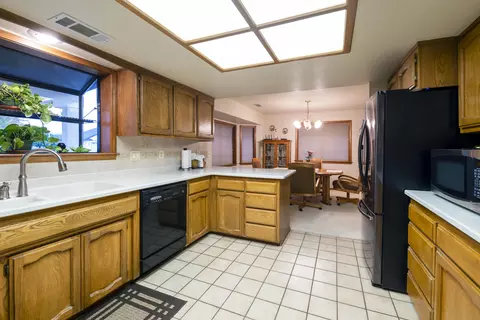 Kitchen - 3122 Panorama Dr, Redding, CA 96003 photo 1 of 4