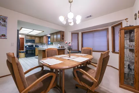 Dining - 3122 Panorama Dr, Redding, CA 96003 photo 2 of 2