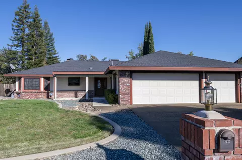 3122 Panorama Dr, Redding, CA 96003