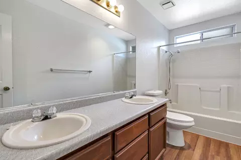 Bath - 3577 Bridger Dr, Redding, CA 96002 photo 2 of 2