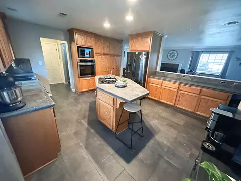 255 Karel Ave, Red Bluff, CA 96080 photo 3