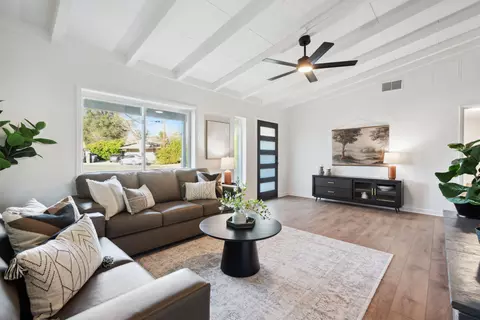 609 Dee Ct, Redding, CA 96002