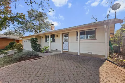3135 Stratford Ave, Redding, CA 96001 photo 2