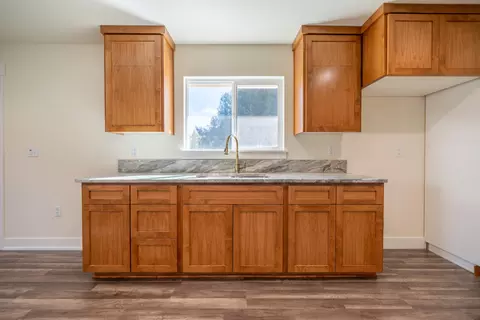 Kitchen - 7273 Amigo Way, Redding, CA 96002 photo 6 of 7