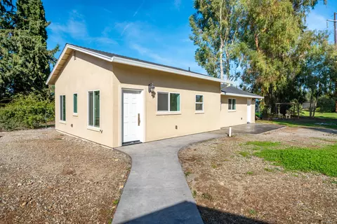 Exterior - 7273 Amigo Way, Redding, CA 96002 photo 7 of 22