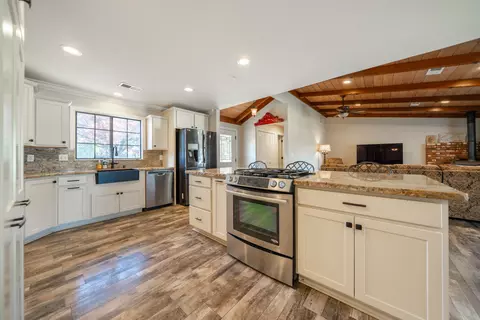 Kitchen - 7273 Amigo Way, Redding, CA 96002 photo 1 of 7