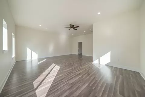 Living - 7273 Amigo Way, Redding, CA 96002 photo 3 of 7