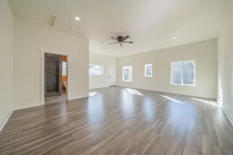 Living - 7273 Amigo Way, Redding, CA 96002 photo 5 of 7