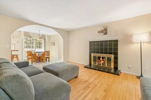Living - 1540 Eddy Dr, Mount Shasta, CA 96067 photo 1 of 3
