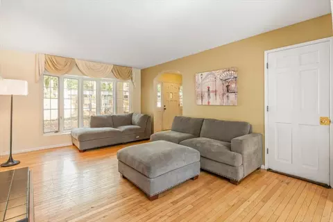 Living - 1540 Eddy Dr, Mount Shasta, CA 96067 photo 3 of 3