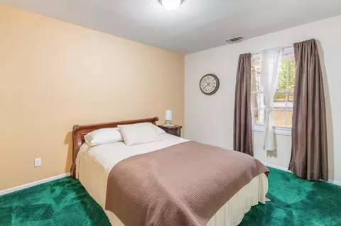 Bedroom - 1540 Eddy Dr, Mount Shasta, CA 96067 photo 3 of 6