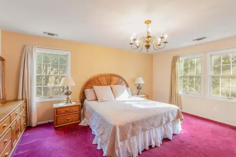 Bedroom - 1540 Eddy Dr, Mount Shasta, CA 96067 photo 1 of 6
