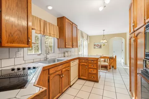 Kitchen - 1540 Eddy Dr, Mount Shasta, CA 96067 photo 1 of 1