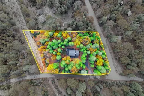 View/Area - 1540 Eddy Dr, Mount Shasta, CA 96067 photo 2 of 3