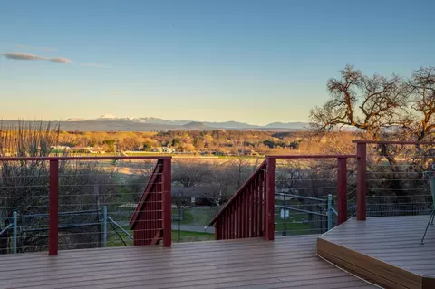 6897 Scotview Ln, Anderson, CA 96007