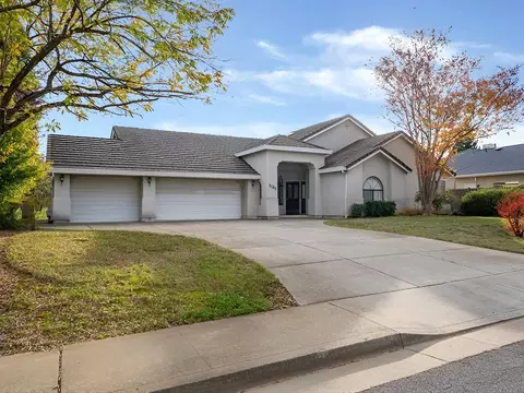 2132 Hope Ln, Redding, CA 96003