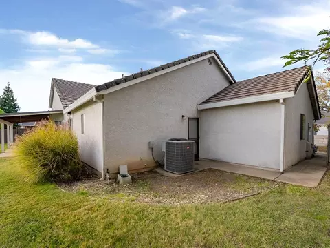 Exterior - 2132 Hope Ln, Redding, CA 96003 photo 11 of 16