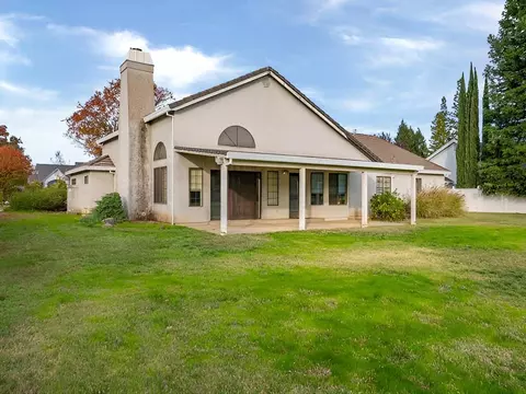 Exterior - 2132 Hope Ln, Redding, CA 96003 photo 9 of 16