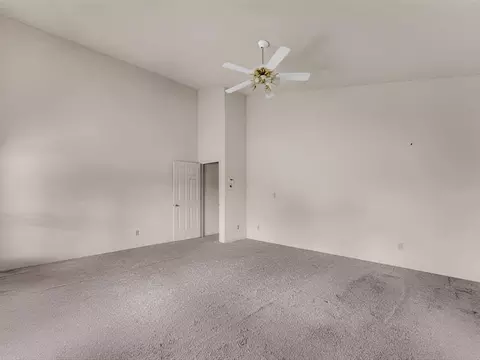 Bedroom - 2132 Hope Ln, Redding, CA 96003 photo 4 of 4