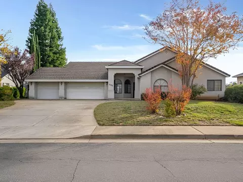 Exterior - 2132 Hope Ln, Redding, CA 96003 photo 14 of 16