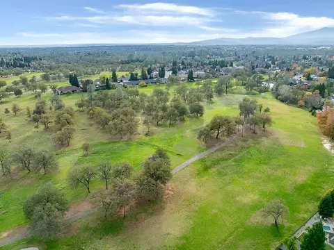 View/Area - 2132 Hope Ln, Redding, CA 96003 photo 2 of 9